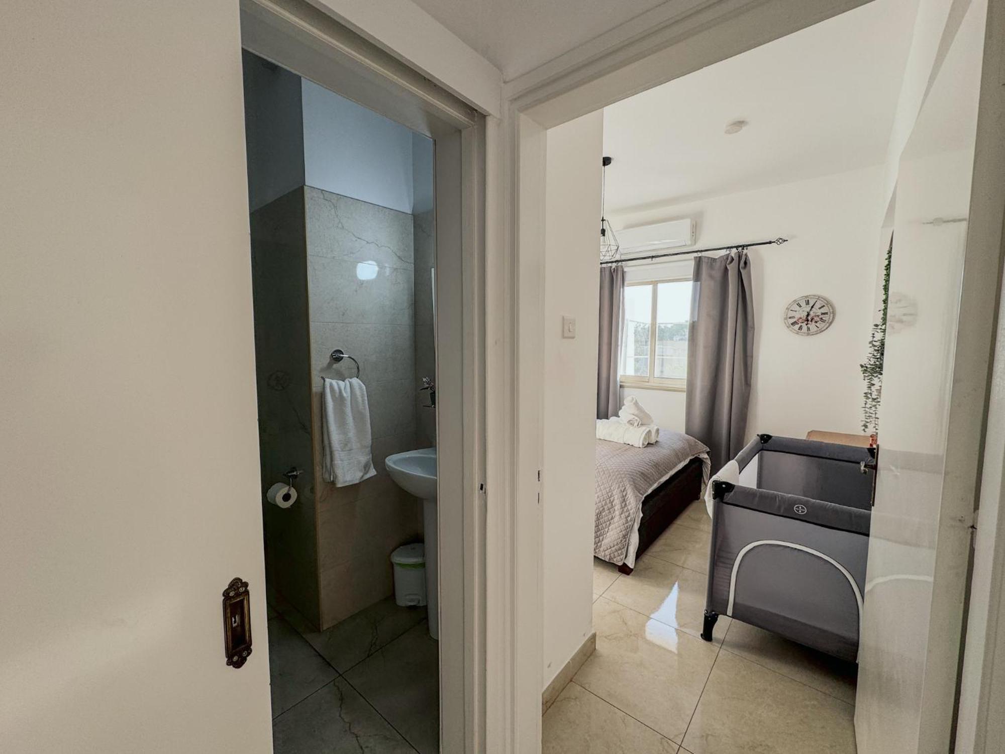1B Seaside Orchid, Sea, Center Apartment Paphos ภายนอก รูปภาพ